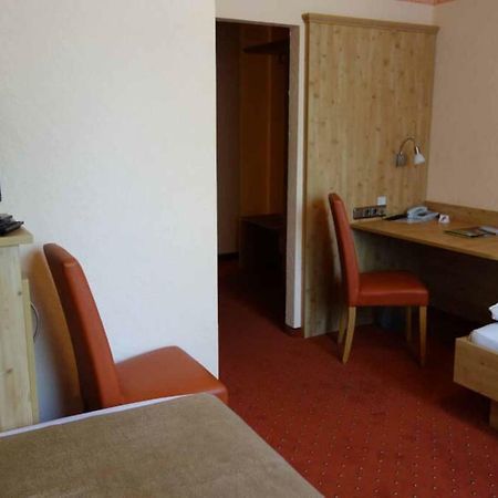 Hotel Bayerischer Hof วาล์ดซัสเซน ภายนอก รูปภาพ