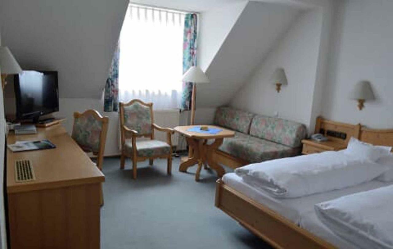 Hotel Bayerischer Hof วาล์ดซัสเซน ภายนอก รูปภาพ